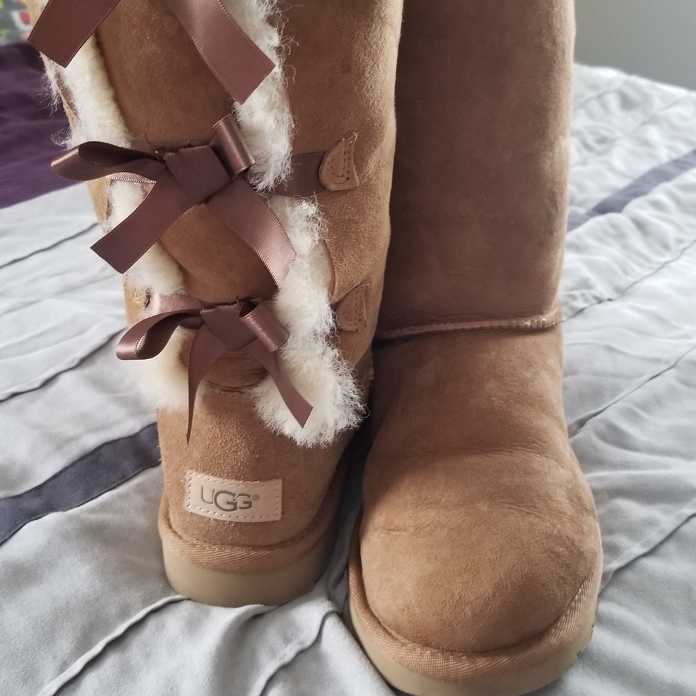 Ugg tall boots ON HOLD TILL FURTHER DETAILS